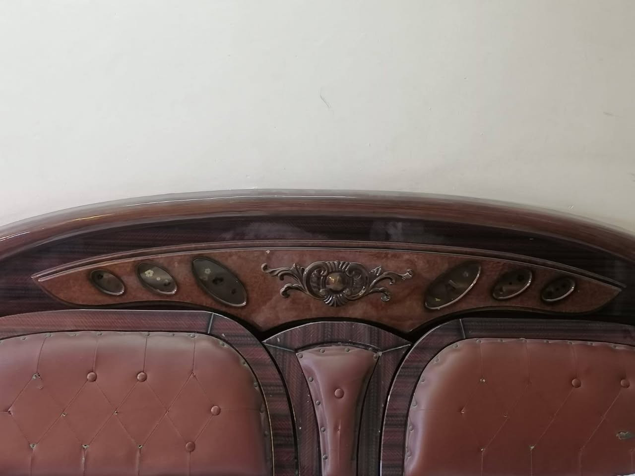 السلام عليكم  غرفه اخشاب مستخدمه رقم *********** الناصريه الحبيليه
