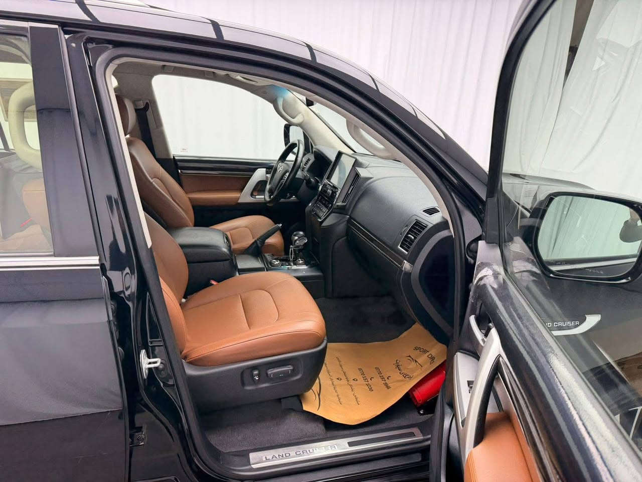 لاندكروزر 2021
‏GX.R كراند تورنك اصل 

مواصفات
كامرا اصليه 
وايرلز شاحن
سبايدرات كروم
اسطاب ضبابي خلفي
لايت متحرك ناصي بلاجكتور زنون
مراية عاكسة لضوء
٥ بصمات بيبان وصندوك
صندوك كهربائي شفط
مري قلاب
نظام ايكو اوتوماتيك
شاشات خلفية 
ويل كروم
كشنات جلد قرميدي 
مري قابل لطي ترحيب
شاشة ام دعاء
دبل ماوس
حساس خلفي امامي
لظام الزحف
ABS ظام
8 اير باك قمارة شاموه
EST 2nd نظام
ترحيب مري قابل لطي
طفاية كشن
مراية عاكسة لضوء
شاشات خلفيه 
لايت متحرك
كشن 3 دكم 
ماشيه 98 الف حقيقي ع ايد وحده 
كفالة عامة سيارة رقم اربيل باسمي 
هزة سنويه جدد 

السعر : 57.800$ 

للاستفسار الاتصال : ***********
