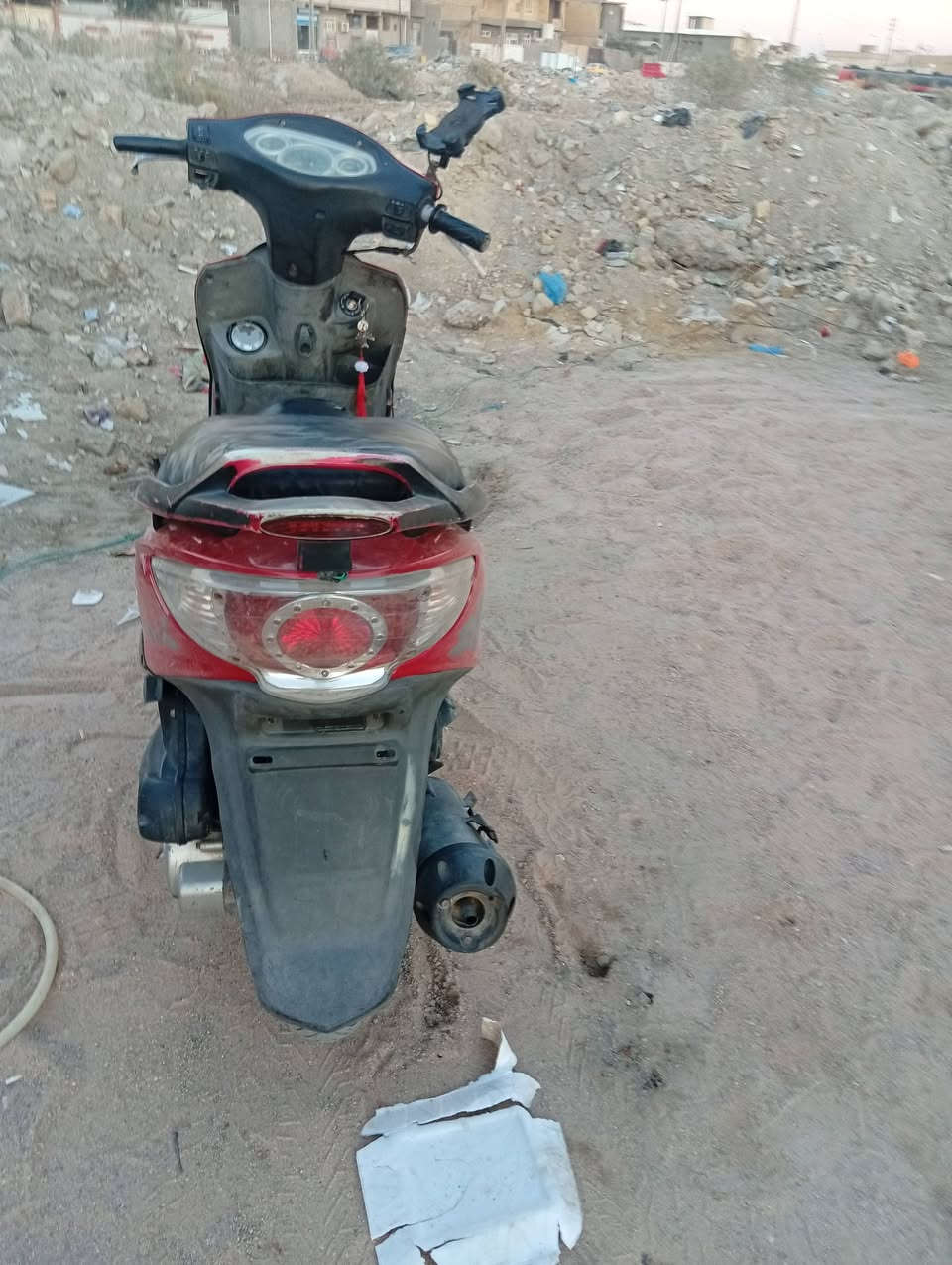 سلام عليكم دراجه جيفور كامكمو
للبيع دراجه نضيفه معنى الكلمه كفراتها كامله 
دراجه كامله من كلشي كهرابائيات كلوبات اشاير لايت امامي خلفي حساس بريك 
دراجه تشتغل الصبح نكره 
شغاله سلف وهندر 
المكان ناصريه مركز 
***********الاستفسار أكثر 
السعر 400 وبيه مجال حك الجيه خابرني وتدلل
