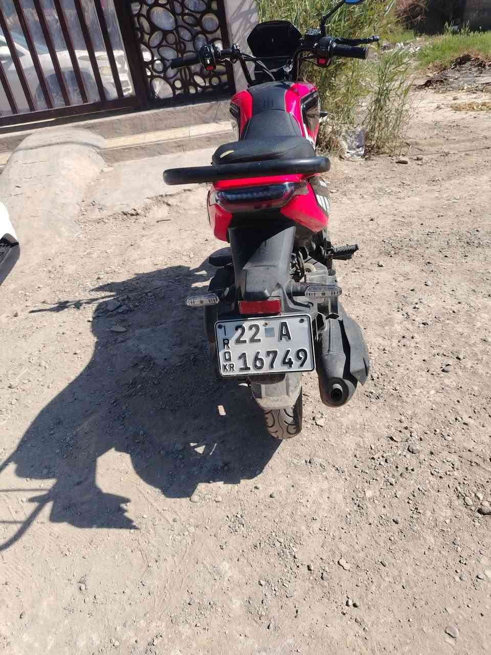 السلام عليكم دراجه مينيكس ١٥٠ ccماخذه من عجله الخليج مرقم أربيل وعندي مكاتبه وياهم بعدني ممحوله بأسمي ماشيه ٩٠٠٠ زيرو عارضه مليونين وميه وخمسين ألف مكاني الكسره شارع المغرب ***********واسف عل الاطاله
