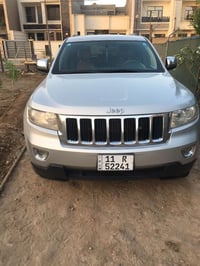 جيب 2012 كلين موصفات عادي السعر 160 وبيها مجال مكانها الدوره اتصال 077...