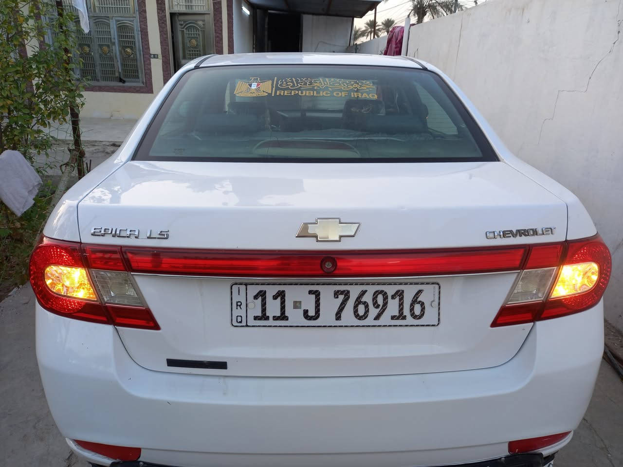 السلام عليكم
شوفرليت أبيكا موديل ٢٠٠٩ بأسمي رقم أنكليزي سنويه لل٢٩ 
مكينه كير حداديه تخم تاير تبريد كله شرط صبغ جاملغ أمامي بدون دواخل والهلالات الخلفيه مكفوله من الضربه 
السعر ٧٤ وبيها مجال 
العنوان حله المركز 
*********** واتساب موجود
