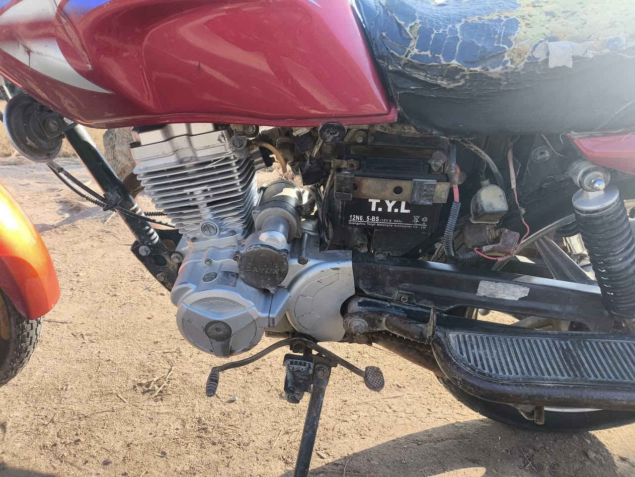 سلام عليكم دايون كلك كلك للبيع كفاله عامة ضايعة اوراقها للبيع سعر 450 بيها مجال حك جيه هندر واحد دراجه فول صحاوه كهربائيات شغاله كله شغال بس باتري نقصها مكاني كربلاء شارع رابط
***********
