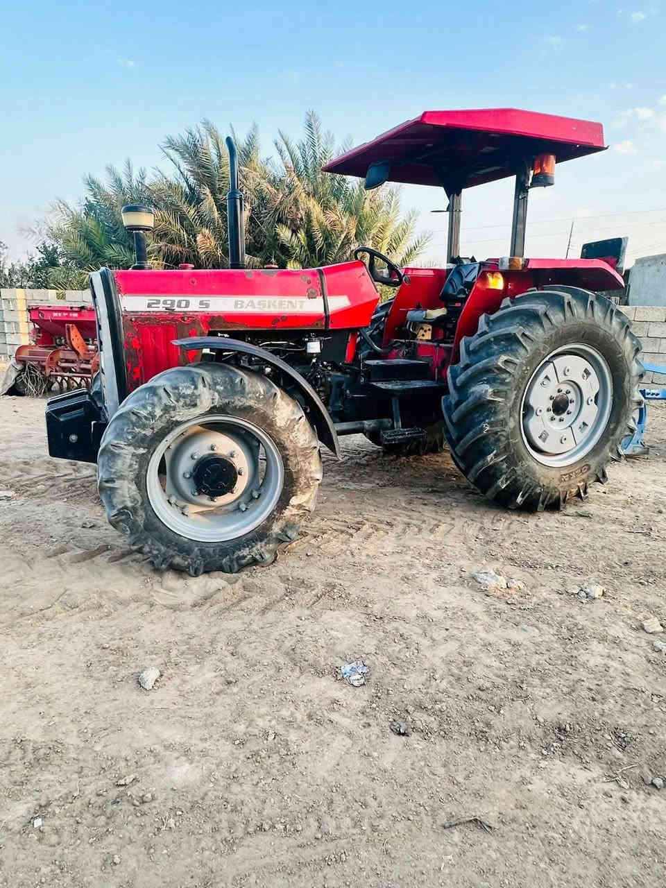 السلام عليكم للبيع تنكتر باشكان موديل ٢٠١٣تخم تاير كهربائية كله شغاله جاهز السعر ١٢٥بي مجال للاستفسار ***********
