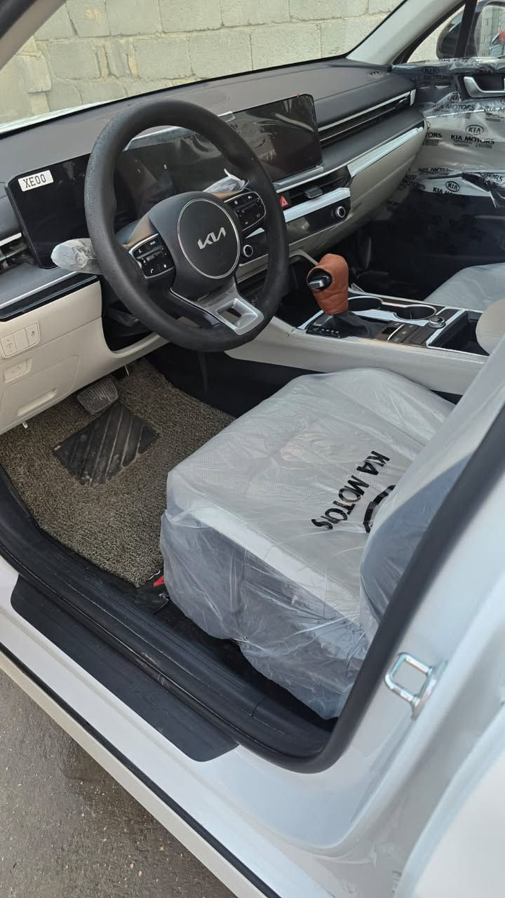 كي فايف 2024
كفالة عامة ماشية 19الف
مكية 2500
السعر 220
السيارة موجودة بكربلاء 
للستفسار.      ***********
