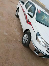 هايلوكس للبيع كير عادي وضع الشركه  موديل ٢٥ السياره كفاله عامه وبيه تب...