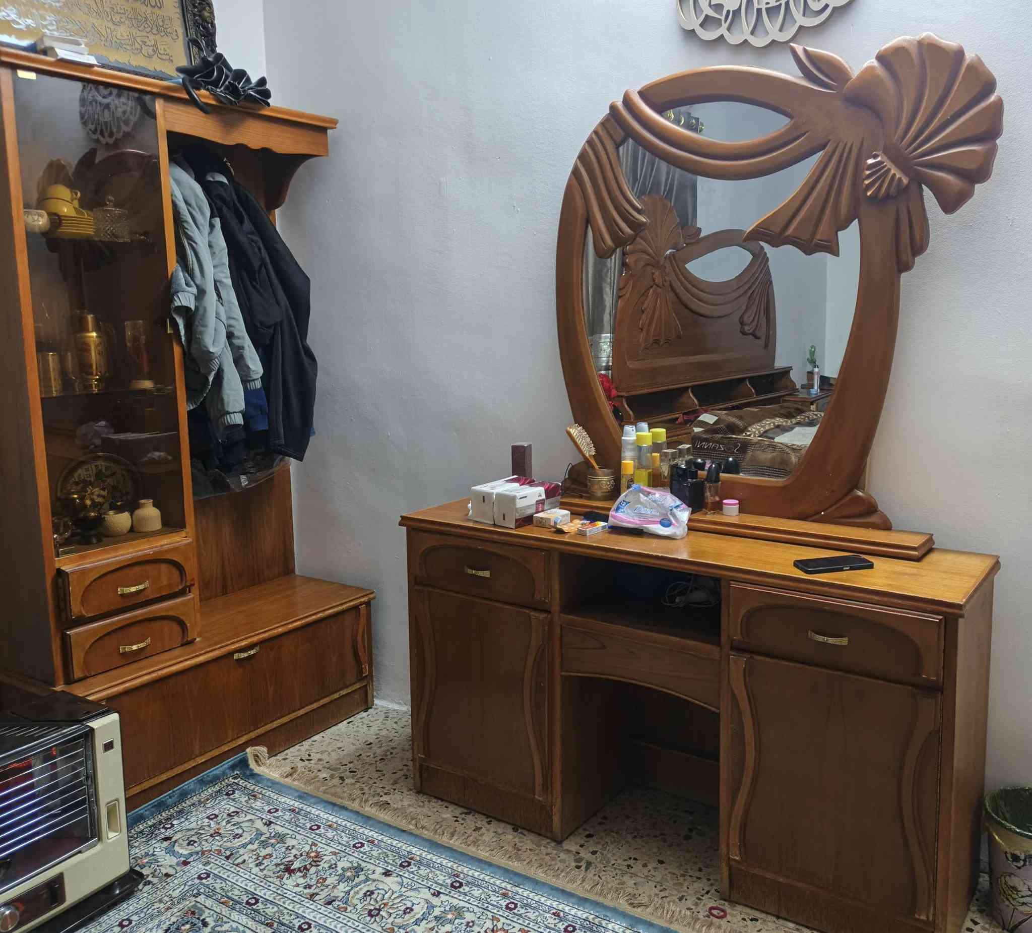 غرفة نوم للبيع 👇👇👇اتصل على هذا الرقم ***********
