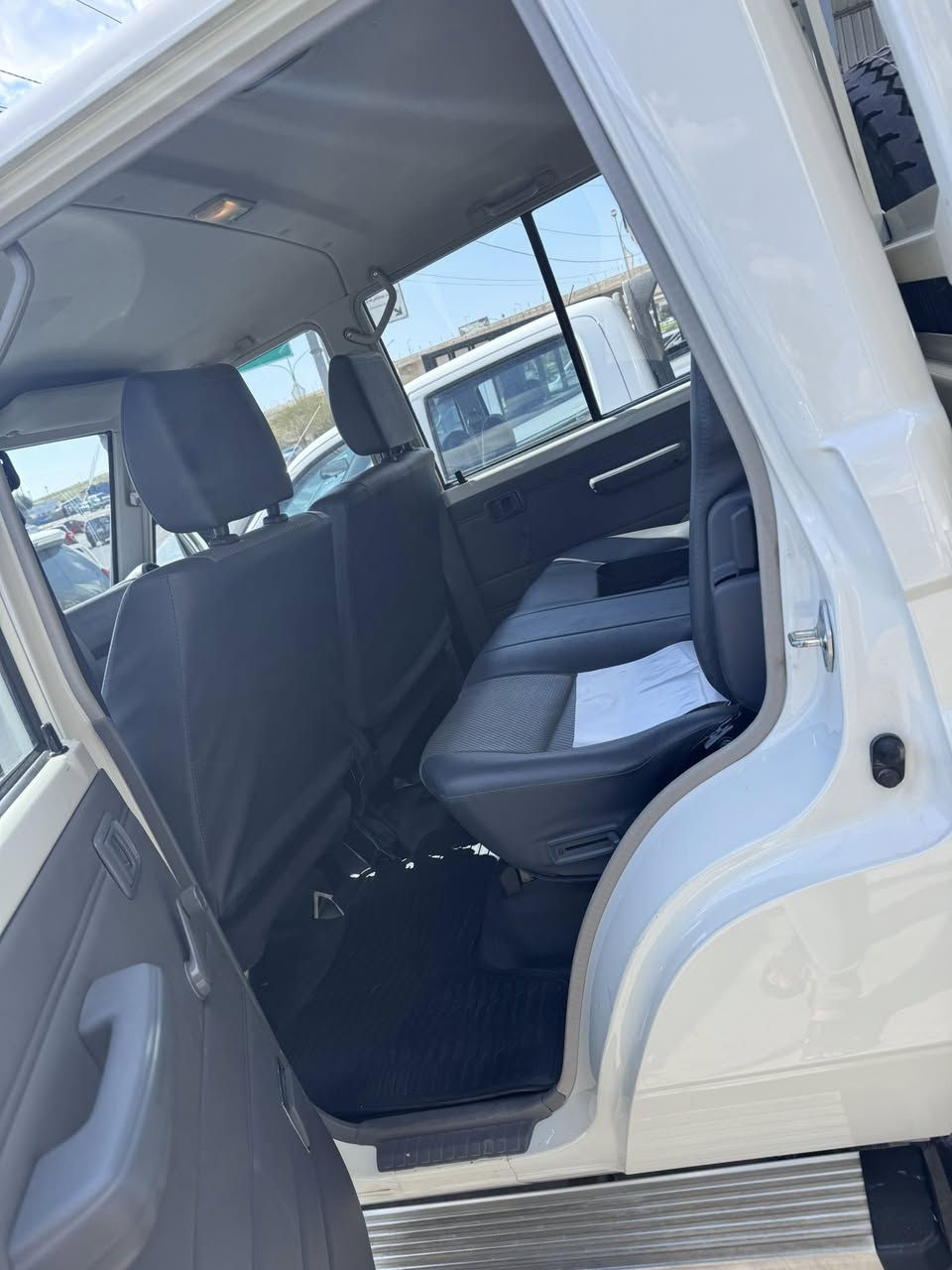 Toyota Land Cruiser LC
تويوتا شاص 
موديل 2020
محرك گاز گاز
كير عادي
دبل قماره
دبل تانكي
ماشيه 50 الف
السياره جديده بمعني الكلمه
تايرات شركه
مكفوله كفاله عامه
سعر(335$)
***********
