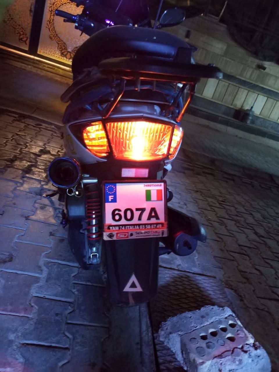 السلام عليكم درجة سكنس فحل موديل 2011 كابريتة دراجة حلوة بية تزويد خارجي لبيع مكاني بغداد الحرية ساحة 
السعر  مليون 
***********
