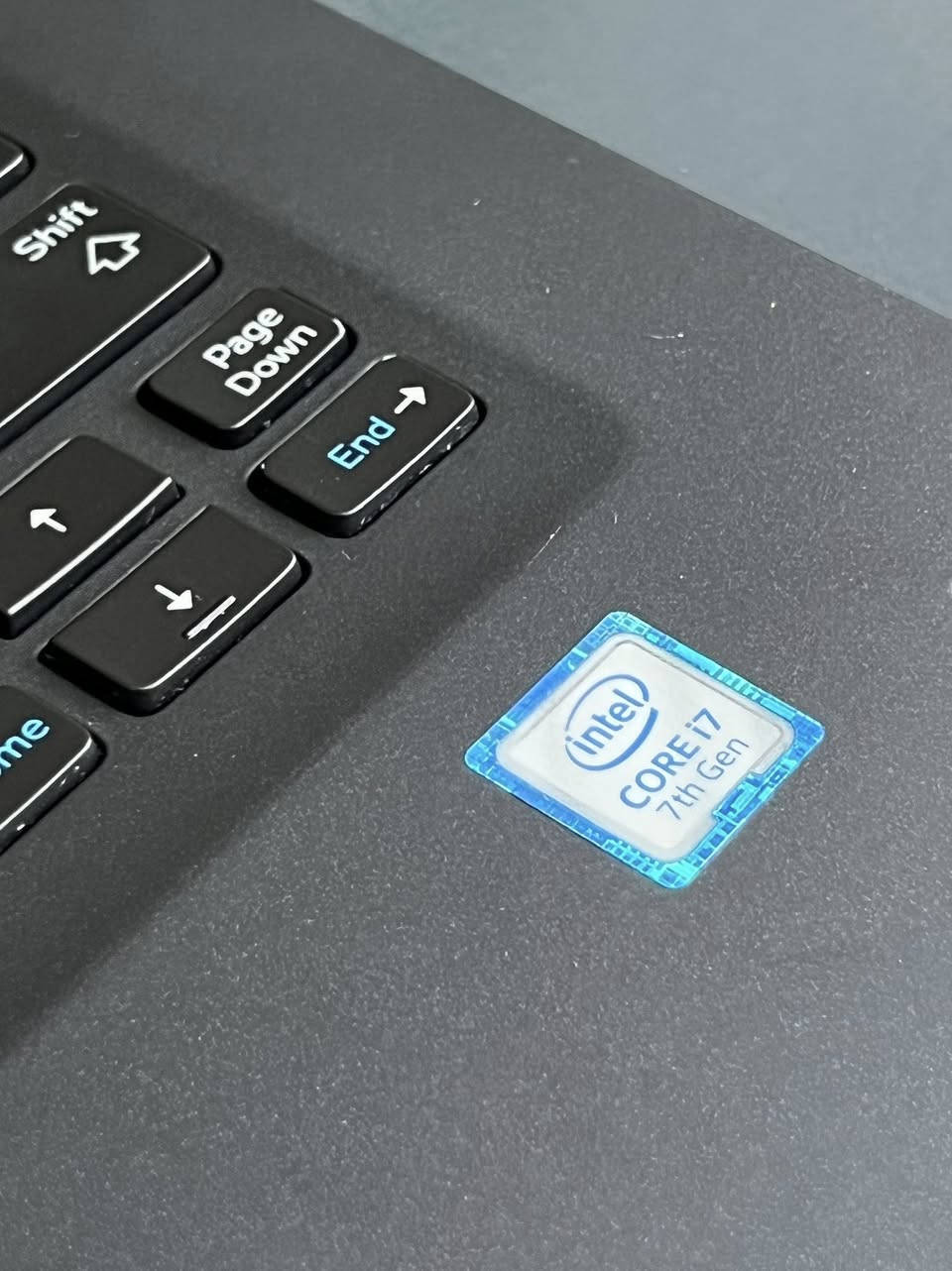 السلام عليكم لابتوب DELL معالج i7  شاشة لمس للبيع .
اللابتوب جدا نضيف وادائة قوي ومواصفاته جدا عالية يفيد الي عنده دراسة او العاب او تصميم او غيرها من الاستعمالات.
المواصفات :
المعالج intel cori 7
الجيل : السابع 
كرت الشاشة : intel UHD GRAPHICS 
الرام : 8GB DDR4 
الذاكرة ( الهارد ) : SSD 256GB  M.2
الشاشة : لمس حجم 14.3 حوافها جدا ناعمه دقتها  تشغل 4K ضد التوهج ips 
فدشي كلش راقي.
كيبورد ضوئي ليزري
المميزات:
شاشة لمس
اللابتوب جدا سلم ووزنه خفيف 
كيبورد ضوئي ليزري
الشاشة حجم 14.3 بحواف ناعمه جدا.
اللابتوب جيل حديث ومعالج i7 احسن فئة بالمعالجات .
منصب عليه وندوز 11 برو مفعل مدى الحياة.
منصب عليه اوفس مفعل مدى الحياة .
كيبورد عربي انكليزي ليزري .
كامرة امامية جدا واضحه.
سماعات ستيريو .
بطارية اللابتوب ليثيوم تطول وياك بالاستعمال المكثف اقل شي 4 ساعات
المنافذ :
منفذ الشحن
منفذ التايب سي للبيانات
منفذ HDMI
منافذ USB ومنفذ Aux

الملحقات :
ملحقاتها كله كاملة وجديدة غير مستخدمة لان ماصارلي فترة بسيطة جدا من اخذته.
شاحنة اللابتوب اصلية مختومه من شركة DELL  .
جنطة اللابتوب ماركة اصلية وبعدهي جديدة مامستعمله ابدا .

اللابتوب كلش نضيف ومواصفاته قوية ومحترمه وتصميمه سلم ومرتب .
ومابي أي نقص كيبورد سماعات انترنت شاشة كامرة كله شغال وممتاز ومابي اي نقص من اي ناحية.

السعر : 295 الف وبي مجال قليل .
مكاني النجف 
واليريده توصيل هم موجود ان شاء الله

(لابتوب DELL جيل حديث العاشر حسابة لابتوبات للبيع النجف بغداد الموصل البصرة)


**إذا كنت صاحب هذا الإعلان وتريد حذفه لأي سبب، رجاءا أرسل رسالة إلى الدعم الفني**