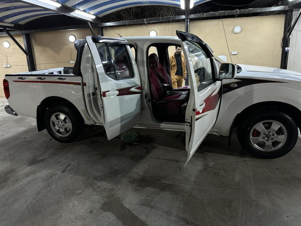 نيفارة موديل 2013 كاملة من كلشي محرك بلادي ممحور المكان ديالى بعقوبة للتواصل على الرقم ***********
