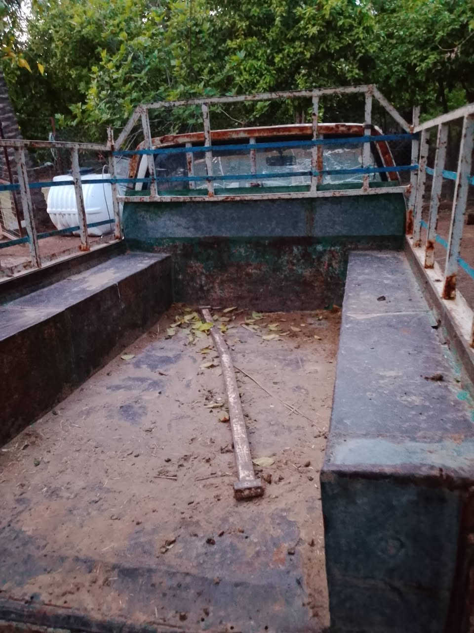 السلام عليكم 
تيوتا للبيع موديل 85 
المكان صلاح الدين الضلوعية 
اتصل ***********
