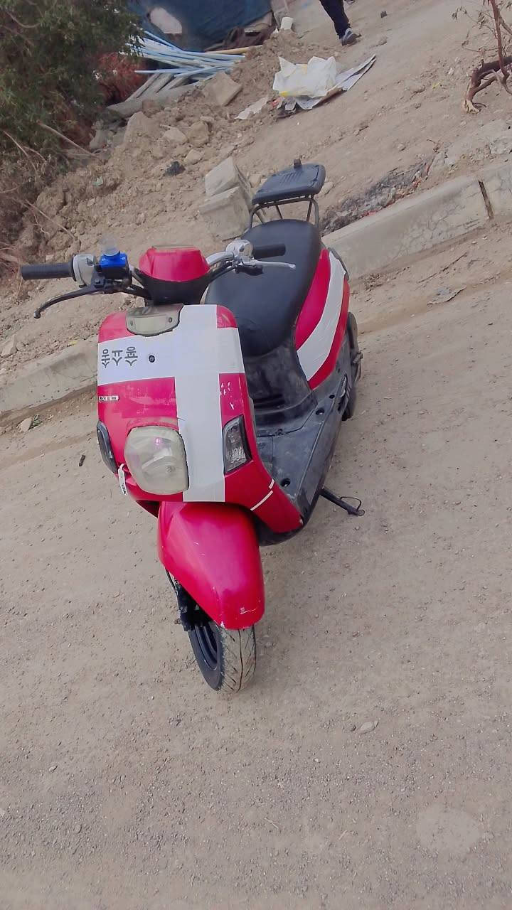 السلام عليكم شباب ماكس بوليس دراجه كلها كامله ما بيها اي نقص سلف شغال هندر شغال دراجها دراجه كلها بلاديه ختم واحد كهربائيات كلها شغاله طيارات جداد دبلات جداد دراجه كلها كامله سعر 550 وبيها مجال بكان ديالى بعقوبه تحرير يم مستشفى الحياه هذا رقم الهاتف ***********
