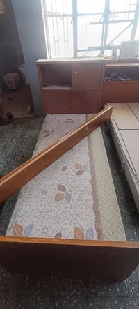 جرباية عدد ثنين مستعلمات بس نظيفات  للبيع  مكاني بغداد  07818144880