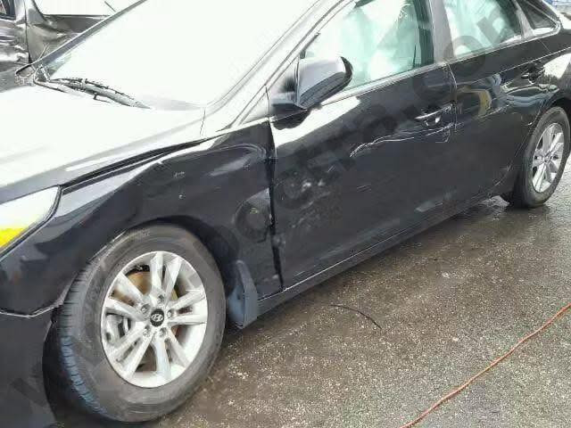 سوناتا للبيع موديل 2015 وارد امريكي الضربة موضحة بالصورة قطعتين فقط رقم اربيل باسمي كلشي بيها على البلاد وكلشي يشتغل السيارة ايرباكها راجع سستم سعر 100 وبي مجال للشراي *********** مكانها البصرة
