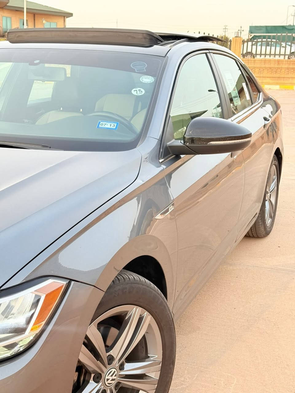 للبيع جيتا ارلاين 2020
فول مواصفات  بانوراما و كشن جلد و هيتر وشاشه لمس و cd و memory  و بعد بيها مواصفات
ضرر سياره بس صندوق مبدلين بيلادي يعني سياره بدون صبغ بدون ارباك  بجم كبس
حداديه جديد  كلها
٤ تايرات جديد
سياره ب اسمي تحويل او وكالة 
مكانها كركوك
سعرها ١٥٨ بي مجال بسيط
رقم موبايل/***********
