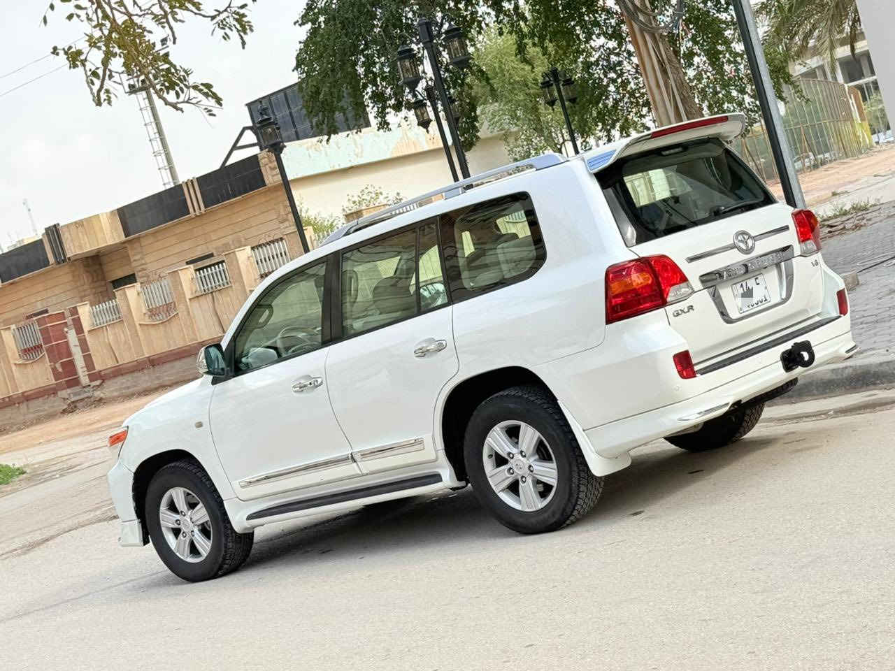 لاندگروز 2009 بريم السعر 278 قابل للتفاوض كفاله عامه ضربه وصبغ وتبديل مواصفات فتحه فول واحد عله واحد مكينه وكير مكفولات حداديه جديده تخم جديد داخل بيجي كامره خلفيه
شاشه كامره دواره علمن سياره بسمي مشروع وطني سنويه ل 31 محرك V6 
سياره جديده وجاهزه مكان سياره كربلاء ***********
