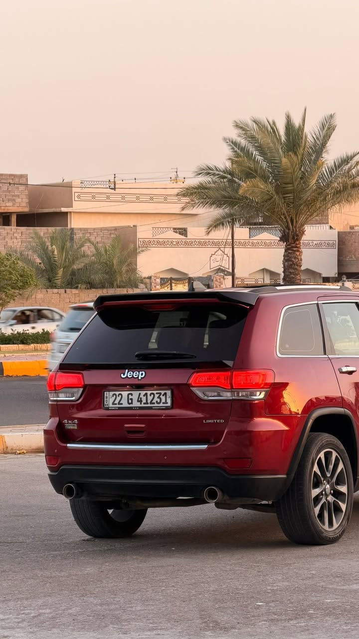 جيب 2014 لون مميز كرزي لمتد فول مواصفات🍒
وارد امــريكي كلين تايتل 
بس بيها قطعه وحده صبغ كلير بل بنيد فقط
السيارة بل واقع احلى من الصور  / السعر 203 وبيها مجال
مكان سيارة الفلوجة 📍📍
مواصفـات السيارة 🔗 :

📌 المحرك V6 ستة سلندر 3600
📌 الكير اوتماتيك 8 نمر 
📌دفع رباعي 4x4 
📌 المحرك بيها نضام FlexFul يدعم بنزين العادي - المحسن - السوبر 
📌  نظام ماوس لتغير وضعيات القيادة (ثلج-طين-جبلي )
📌 ويل ١٨ انش 
📌اللايت زنون 
📌صندوق كهربائي 
📌بانوراما ..
📌 الداخلية لون اسود ملكي
📌كشنات جلد 
📌كشنات تدفئة الامامي والخلفي
📌الشاشة 8.4 انش الجبيرة 
📌 ٩ سماعات مع مضخم صوت
📌 ابواب بصمة 
📌 حساسات خلفية
📌 كاميرا خلفية 
📌گير طيارة شفتر
📌خزن مقاعد ٣ وضعيات
📌 تسخين مري
📌 نظام ترحيب للمقصوره الداخلية
📌تسخين ستيرن


**إذا كنت صاحب هذا الإعلان وتريد حذفه لأي سبب، رجاءا أرسل رسالة إلى الدعم الفني**