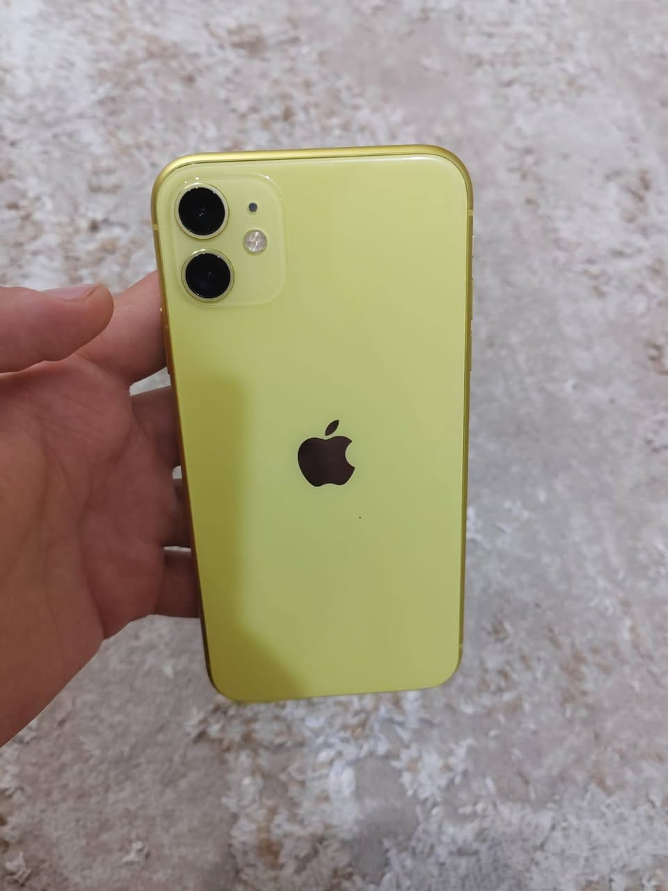 السلام عليكم
ايفون 11    كلش نضيف استعمال بسيط 
بطاريه 94    ذاكره 128 
جهاز ما داخل صيانه   للستفسار *********** بي واتساب مكاني بغداد
