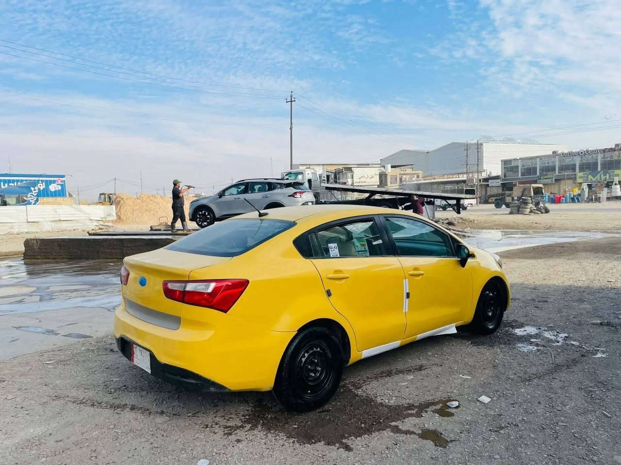 كيا ريو وارد امريكي مكينه جي دي اي موديل ٢٠١٤ شوفت عينك السياره معمره وصبغه ثانيه حادث امريكا باب الصدر وبالعراق طخات ومصلحه نقص تبريد سبير صدرهه نص عمر مطلوبه هيئه وغرامات مليون و سبعميه  قفلهه من الاخير لتعاملني ولا اعاملك ٥٣ والغرامات عليك موضحتلك كلشي  مكان السياره بغداد الشرطه الخامسه *********** بغداد, العراق
