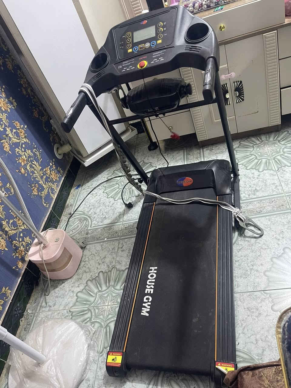 جهاز جري للبيع السعر ٣٠٠ 
استخدام جدا قليل


**إذا كنت صاحب هذا الإعلان وتريد حذفه لأي سبب، رجاءا أرسل رسالة إلى الدعم الفني**