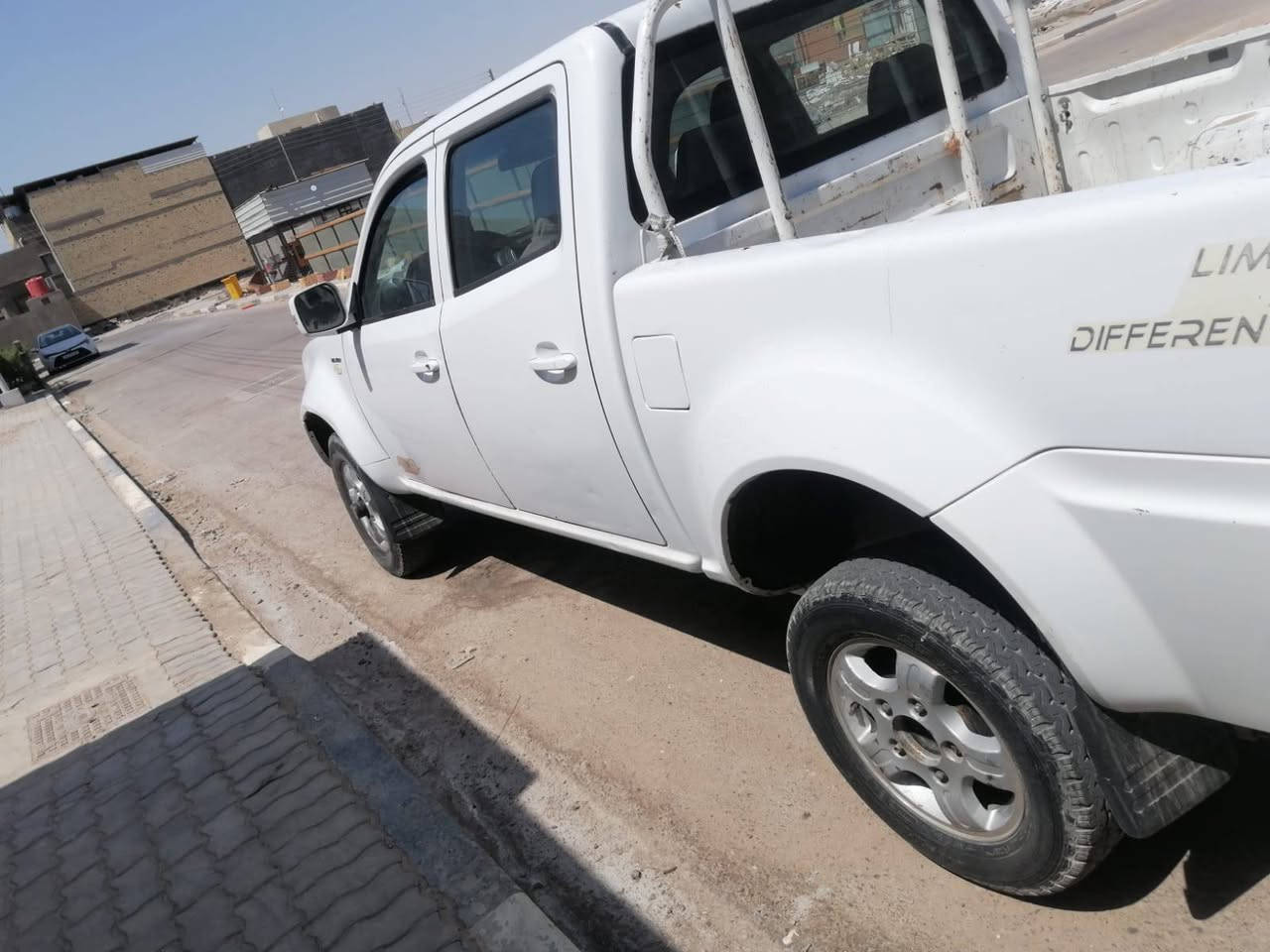 بيكم دبل قماره النوع(تاتا)
كير عادي  مكينه بنكو كاز جديده+بم جديد+تفرعات جدد
+تخم تايرات جدد 
موديل 2014 رقم بصره الماني حمل
سياره حلوه 
بيع او مراوس السعر 58وبيها مجال قليل
مكان السياره بصره شط العرب
*********** / ***********واتس اب
