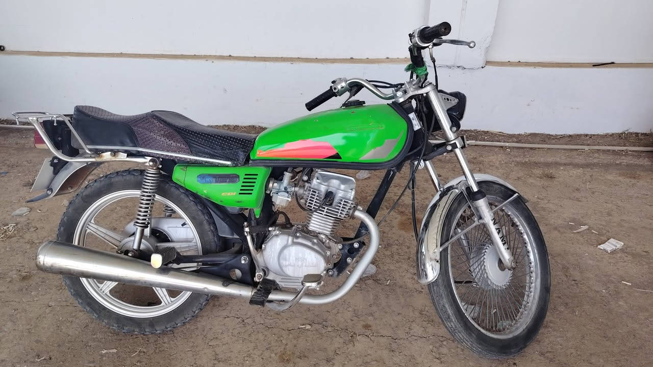 دراجة نامى للبيع محرك ما بي اي عيب لا صرف لا بخار وكهربائيات شغاله تاير امامي جديد موديل 2018 دراجه كامل بدون نقص
سعر ٢٩٠ الف بي مجال بسيط
***********
