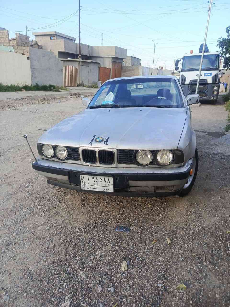 BMW520
مكينه 525 مسكر كير عادي 
مشروع وطني وكالة وتحويل سنوية للـ2027  السعر 32 وبيها مجال
/*********** مكاني صلاح الدين الشرقاط
