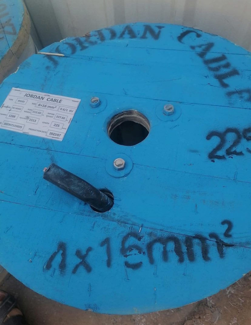 السلام عليكم 

🔴 كيبلات نحاس كافة القياسات 

🔻كيبل ٤*١٠ اردني 

🔻كيبل ٤* ١٦ اردني 

🔻كيبل ٤* ١٠ سعودي 

🔻كيبل ٤*١٦ سعودي 

🔻كافة القياسات موجودة 

🔴 نحاس ١٠٠٪؜ ستندر القياسات ١٠٠٪؜ 🔴

🔴 يوجد كيبلات ظفيرة تركي كافة القياسات 🔴

عنوانه / الشورجة عكد النصارى خلف دائرة الكهرباء 📍 

🚚 يوجد توصيل الى بغداد وكافة المحافظات 

للاستفسار *********** 📞
