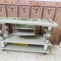ميز جام للبيع نضيف السعر ٢٠ المكان البلديات الرقم ٠٧٧٨١١٦٢٩٩٩