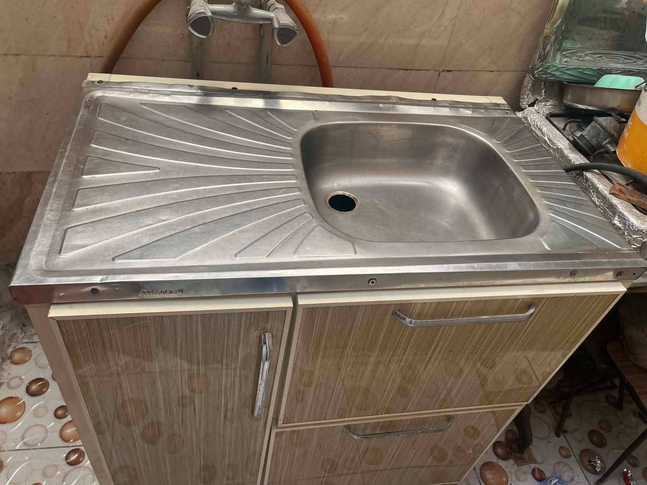 اغراض للبيع
قنفات نظيفه مابيها اي عيب ب١٠٠ 
مبرده شغاله سرعه وحده ب٥٠ 
سنك نظيف مابي اي عيب ب٤٠


**إذا كنت صاحب هذا الإعلان وتريد حذفه لأي سبب، رجاءا أرسل رسالة إلى الدعم الفني**