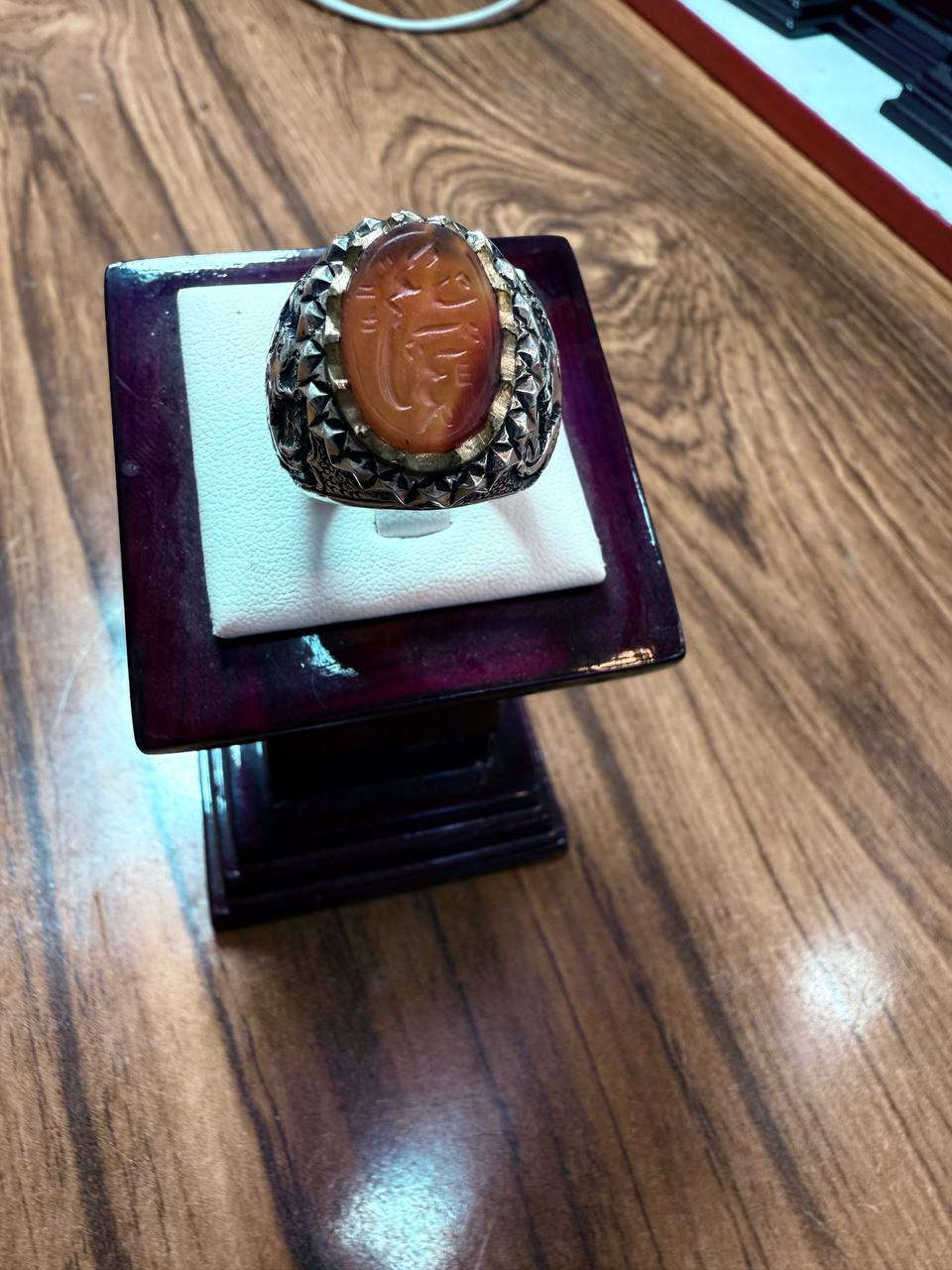 خاتم عقيق يماني صياغه يدويه قلم زني مخطوطه (ياحبيب الله)
رقم واتساب ***********
