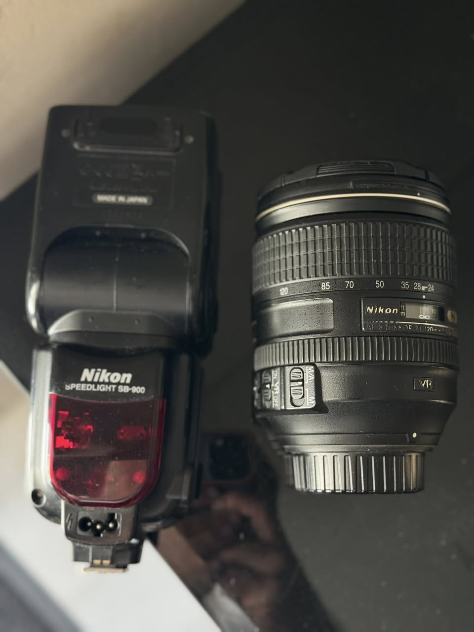 للبيع عدسة نيكون 24-120 VR نانو كريستال فول فريم
مع فلاش هدية SB-900 nikon


**إذا كنت صاحب هذا الإعلان وتريد حذفه لأي سبب، رجاءا أرسل رسالة إلى الدعم الفني**