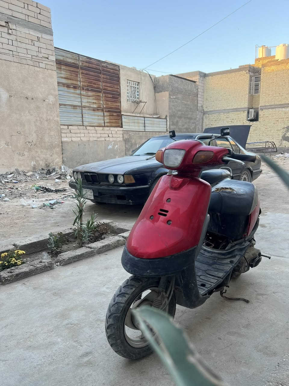 دراجه بطه نضيفه محتاجه تجفيت تجيب ستوته وتجي تأخذها محتاج تجفيت فقط لا غير مو كوم حديد السعر130 بيها مجال العنوان كربلاء حي الحر***********
