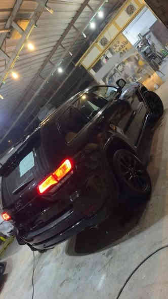 السلام عليكم
جيب 18 بلاك توب 
6 سلندر  فول مواصفات ماعدا الفتحه 
السياره كاسره بستم 🔴
170 مكان بغداد البياع 
***********
