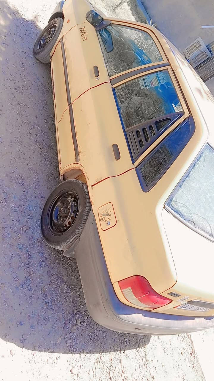 سلام عليكم سايبه موديل ١١ البيع سيارة مكينه جديده تبريد شغال السياره نقصها صدر تخم تاير جواها مكاني بغداد التاجي السعر ١٥ رقم الهاتف *********** واتساب موجود
