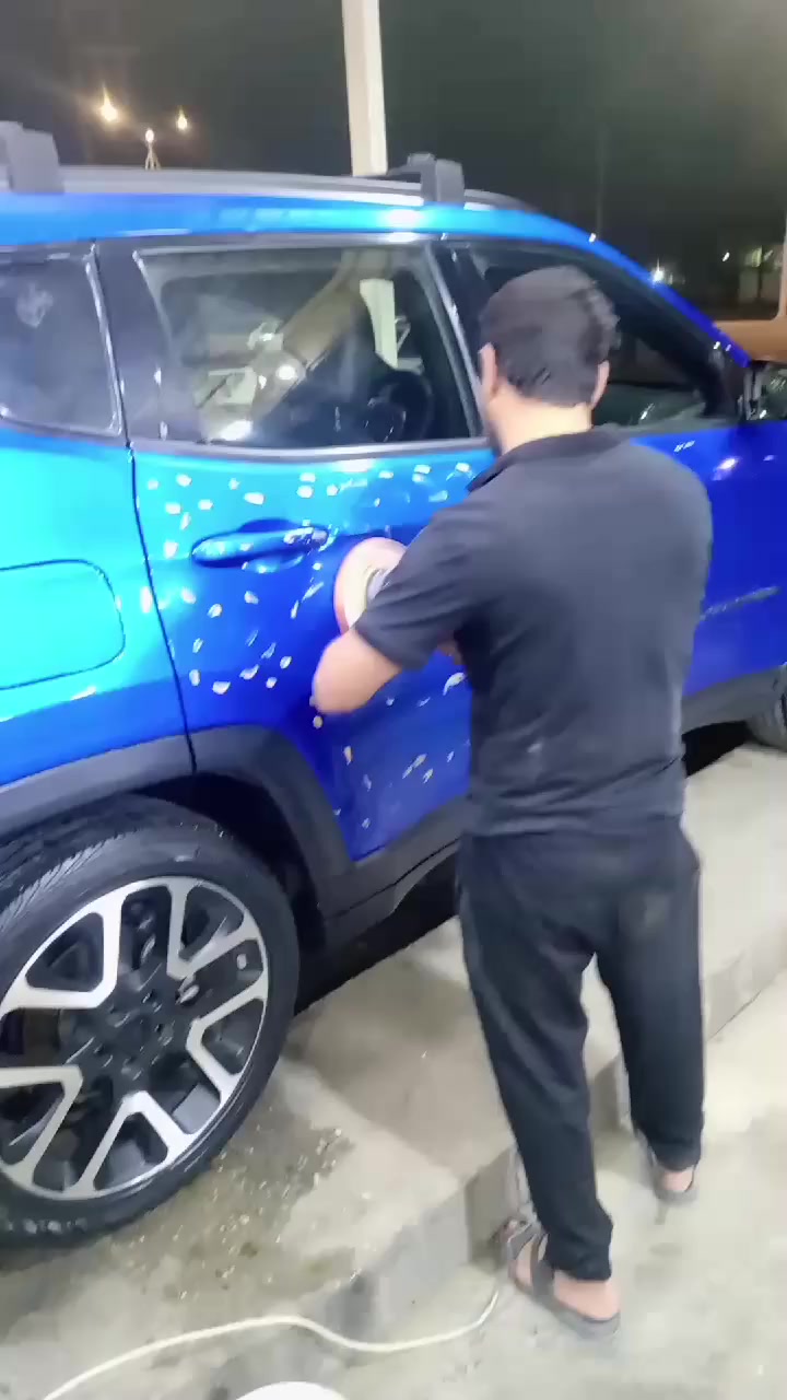 سلام عليكم احبتي بوليش عام ب٣٠الف اضافه تغليف فابلون وجلي لايتات وتصليح الدعاميات مكاني ناصريه مركز قرب كراج بغداد هاتف***********
