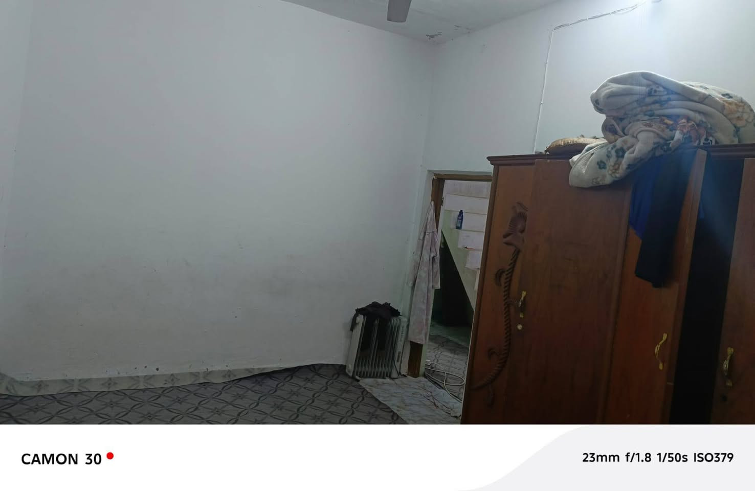 بيت للبيع حي الشهداء اقرب نقطه داله مدرسه الشهيد حميد كاظم علوان مساحه البيت 110 يباع على المبادره عندك استماره ابيعك يتكون من غرفتين نوم وبراني وهول  وساحه كراج سياره بيت بنيان 2014 غرفتين فوق ما مسقوفات السعر 90 بمجال شراي اتصل ***********
مقدمه 15
