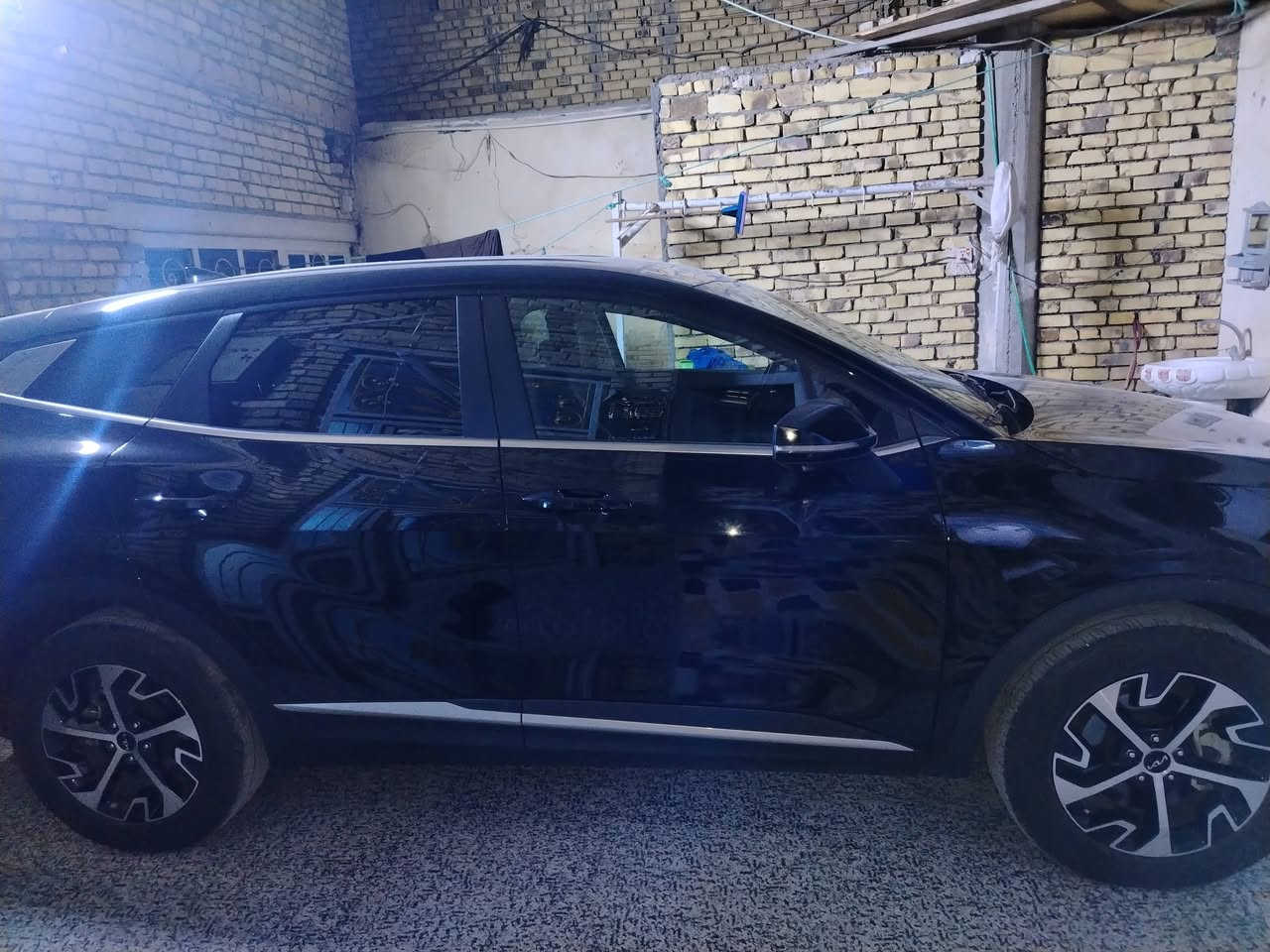 السلام عليكم سبورتج للمراوس بسياره صالون منفيس بسمي بدون رقم حادثه تبديل بنيد فقط فول مواصفات عدا البنرامه كش جلد ويل كروم كشن كهربائي تبريد قطعتين هواي بيه مواصفات مكينه ٢٥٠٠ مكاني ناصريه ذي مركز *********** موديل 2023 السعر 175
