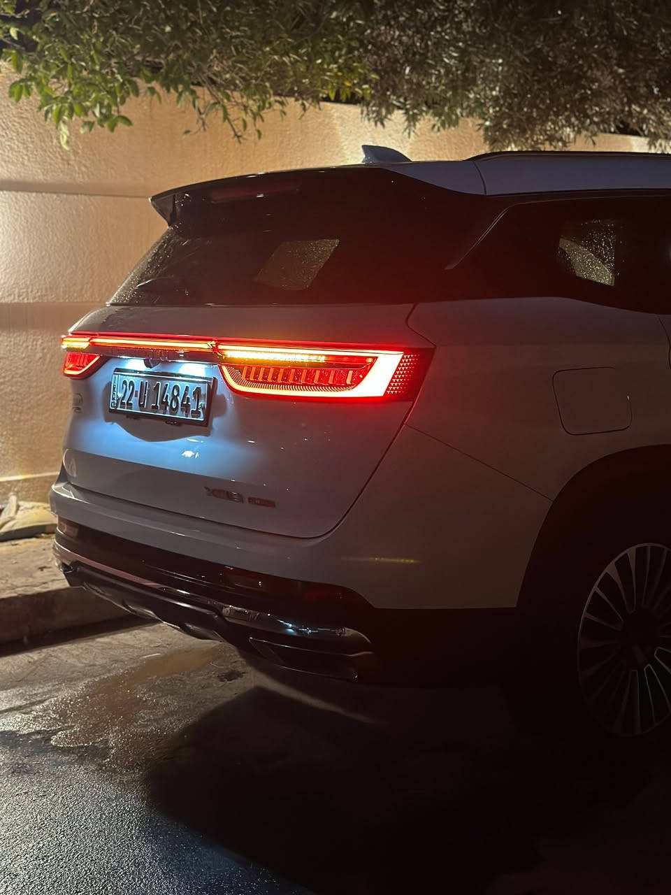 سلام عليكم جيتور x90 محرك 2000تيربو 2023ماشيه 15الف تحت الضمان داخل اسود فول مواصفات مكانها الموصل سعر 178 وررقه ***********
