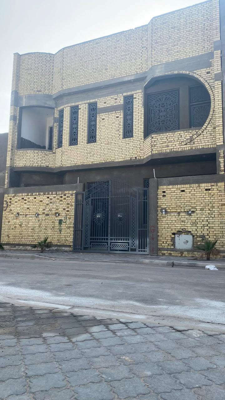 دار  🏠 البيع. الصحفين 2 غريب على محطه جنه البصره. 
وغريب علئ شارع السيدين البحريه. 
واجه 10 نزال 12. بناء 🚧 حديث موقع مميز. 
طابو صرف تحويل مباشر. بيت طابوگ كامل صب مركزي تواصل. ***********
