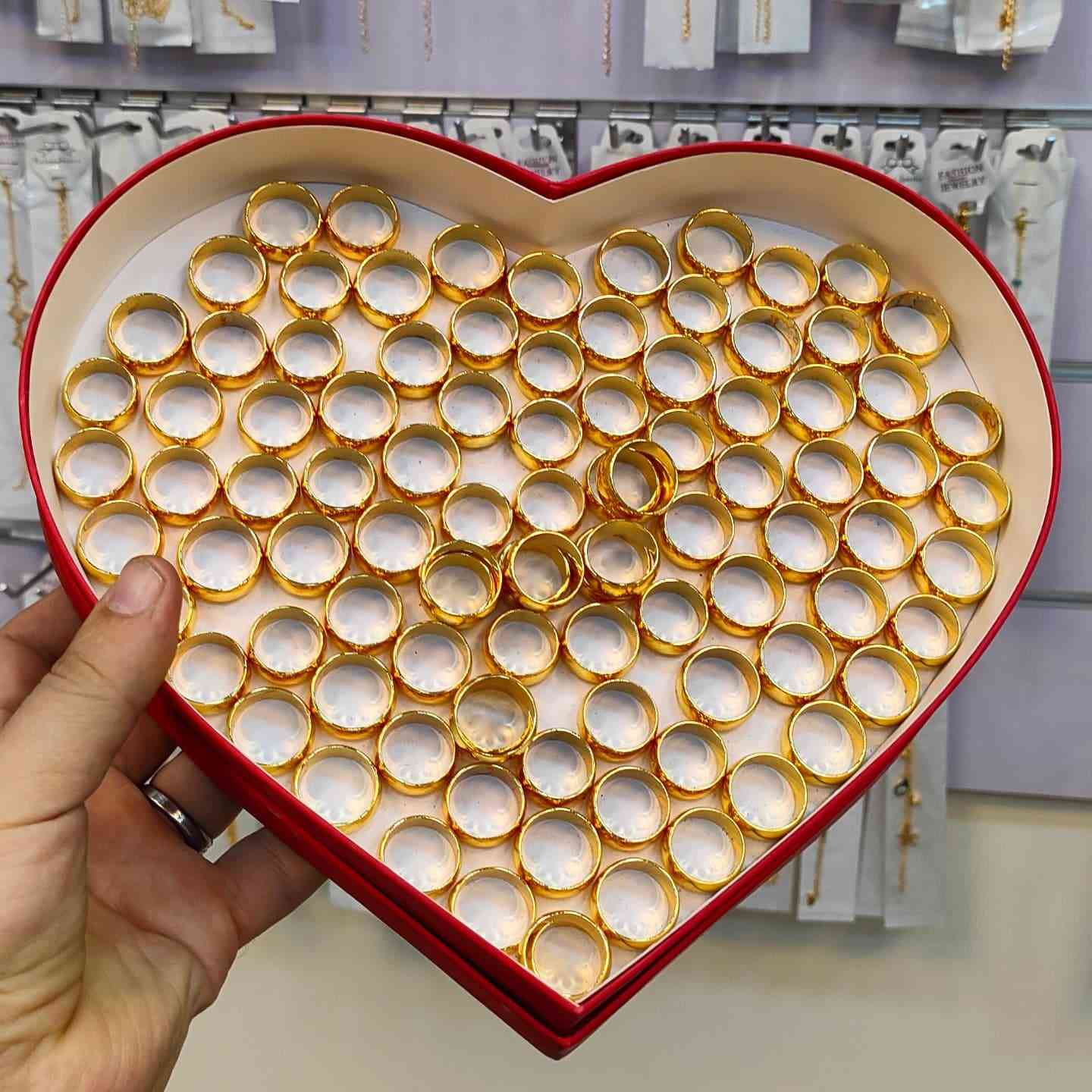 يتوفر شلعة خواتم ومحابس برازيلي بسعر جدا مناسب اقل من سعر الجملة
للاستفسار دايركت او وتساب ***********
