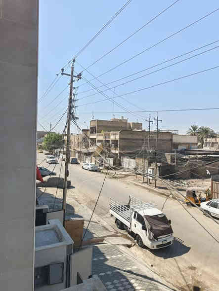 بيت للبيع مساحة 80متر مدخلين بناء فول موصفات 3نوم وصاله ومطبخ وخدمات الشعب شارع عدن خلف جامع الجهاد شارع 20رصيف عريض لاتصال مكتب كليم الله للعقار مقابل مدرسة بلقيس تابعني على صفحه ***********
