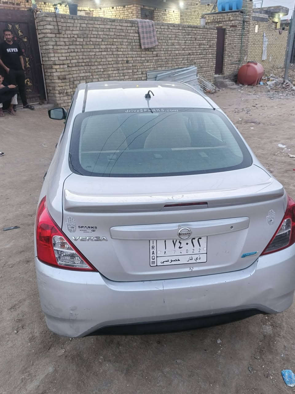 نسيان صني هندي مديل 16 سياره مكفوله بيه رشات صبغ قليل 
سياره جاهزه من كلشي محرك كير جداد حداديه جديده 
تخم تاير تبريد ثلج سياره جهازه بسمي مداور ثاني يوم سعر 80وبيه مجال مكان ناصرية ***********
