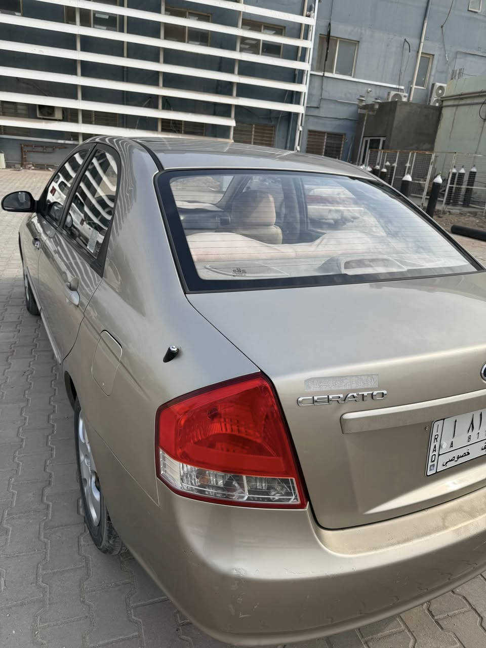 السلام عليكم
سيراتو 2008 خليجي
محرك 1600 
سنويه 27 
السياره باسمي 
السياره نظيفك و كلشي بيهه بلادي 
بيهه بارد بالجاملغ كد شبر 
و بنيد كد شبر صبغ فقط 
مكينتهه بيهه خيط تبخير قليل كلش 
السياره كلش نظيفه 
مكفوله من الضرر و الخلل الشرعي 
سعر85 و بي مجال بسيط حك الجيه

مرفق بالصور كل الضرر الي بيهه عدا الصور المدزوزه كلشي ما بيهه السياره للامانه

السياره ناعمه  و حداديتهه جديده 
و تبريدهه شغال

للتواصل واتساب فقط 
*********** 
مكاني النجف
