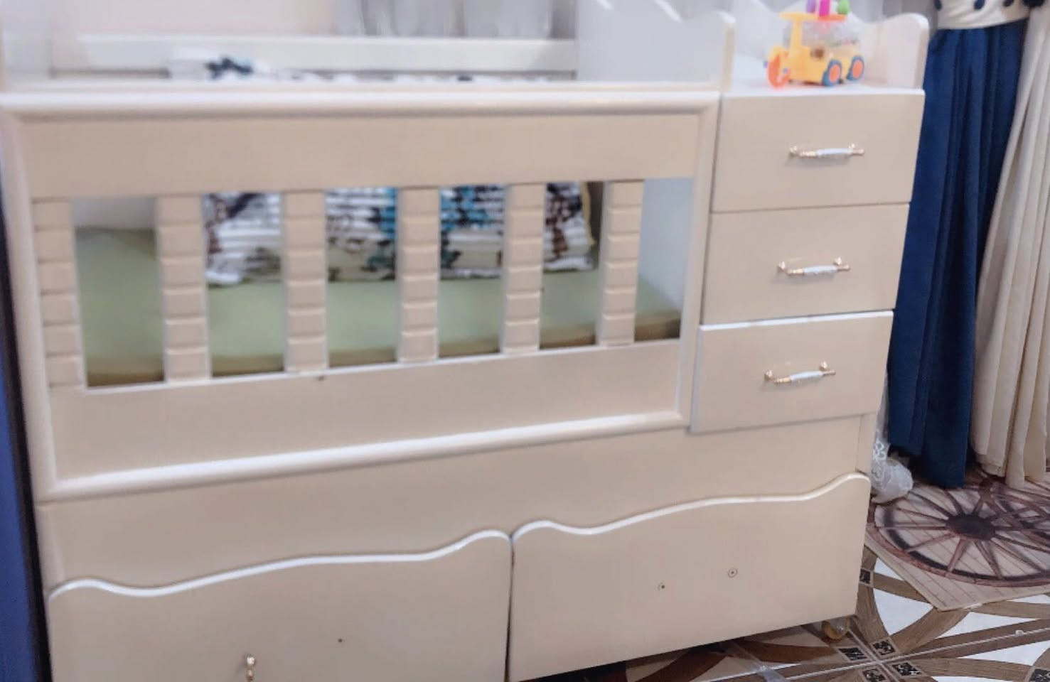 السلام عليكم اخوان                                                                      
كاروك شغل نجاره
عله شكل تركي
صبغ حراري او فايت
استخدام قليل كلش
السعر ١٠٠ اوبيه مجال
مكاني سوق الشيوخ


**إذا كنت صاحب هذا الإعلان وتريد حذفه لأي سبب، رجاءا أرسل رسالة إلى الدعم الفني**