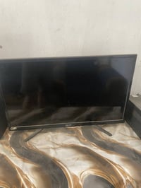 شاشات للبيع الحجم32العنوان البلديات الفاصيل ع هاذ الرقم 07766456570