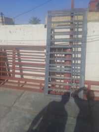 5 قطع على 5 مترات وحديد ابو الانجين 5 قطع ممستعمل وباب وشباك ممستعمل م...