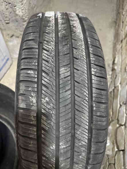 السلام عليكم عندي 4اطارات مال تفصيخ زيرو مال فورد ماافرك قياس 17R65/225انتاج 24  لا بنجر ولا كولشي مال زيرو السعر 350 الف اتصال على رقم ***********
