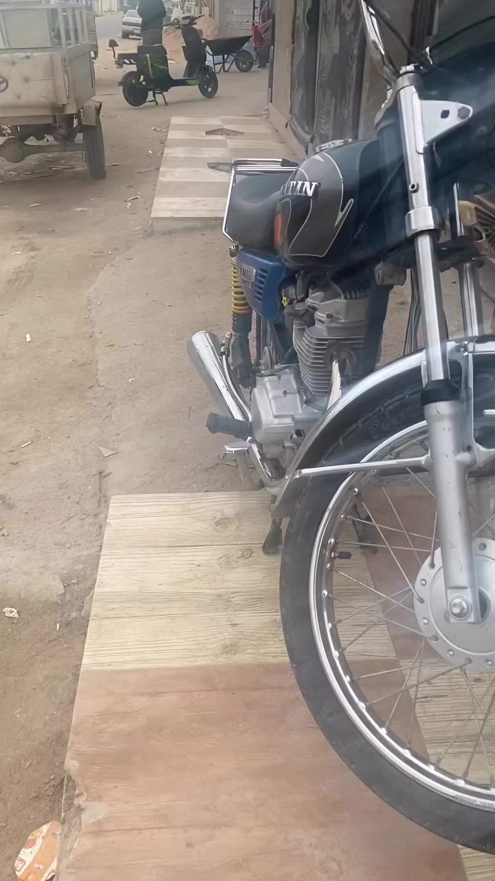 للبيع دراجة نامة مكفولة من السرقة قطع غيار  السعر 400 شط العرب الجزيرة الرابعة ***********
